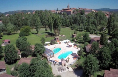 Montlaur Ski Chalet | ZEcamping 3* piscine couverte pet friendly chalet TV BBQ clim 29m2