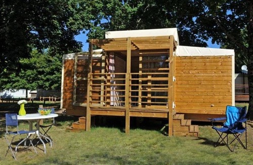 Avrille Cabin | ZEcamping 3* piscine couverte animations locatif 16m2 4 pers