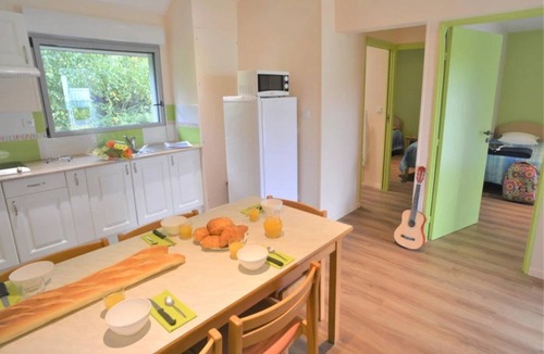 Merdrignac House | ZEcamping 3* piscine chauffée locatif TV BBQ 50m2