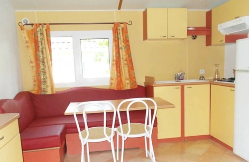 Beynes House | ZEcamping 3* piscine locatif clim 32m2 6 pers