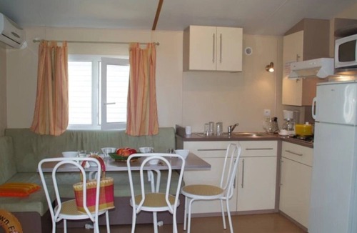 Beynes House | ZEcamping 3* piscine pet friendly locatif LV clim 29m2 6 pers