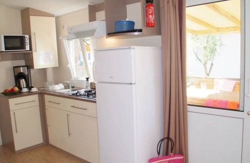 Beynes House | ZEcamping 3* piscine pet friendly locatif LV clim 29m2 6 pers