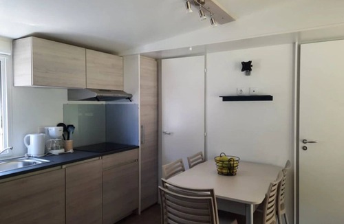 Chezery Forens House | ZEcamping 3* toboggans chiens acceptés mobil-home 35m2 6 pers