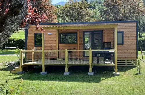 Chezery Forens House | ZEcamping 3* toboggans chiens acceptés mobil-home 35m2 6 pers