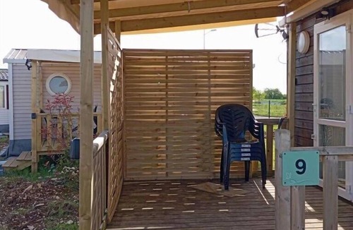 Deols House | ZEcamping 3* toboggans chiens acceptés fitness locatif TV clim 2 pers