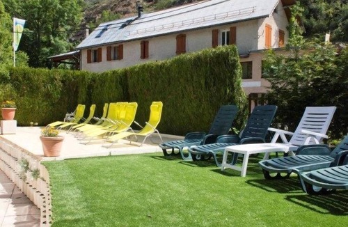 Le Bourg-d'Oisans Ski Chalet | ZEcamping 4 étoiles avec animations chalet TV 35m2 5 pers