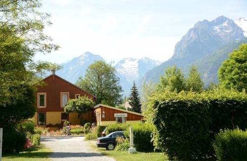 Le Bourg-d'Oisans Ski Chalet | ZEcamping 4 étoiles animé dog friendly chalet LV BBQ 35m2
