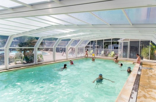 Parentis-en-Born House | ZEcamping 4 étoiles piscine couverte locatif TV clim 20m2