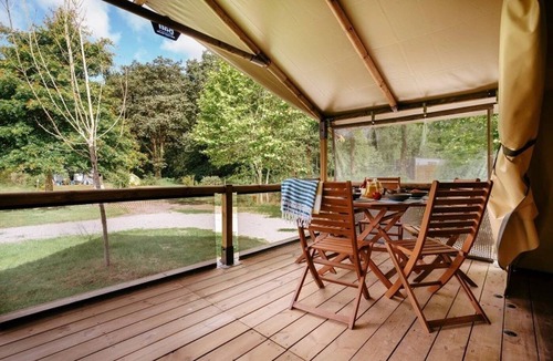 Caro House | ZEcamping 4 étoiles animé piscine couverte jacuzzi sauna locatif 32m2