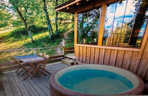 Estipouy Cabin | ZEcamping 4 étoiles familial piscine chauffée locatif BBQ 29m2