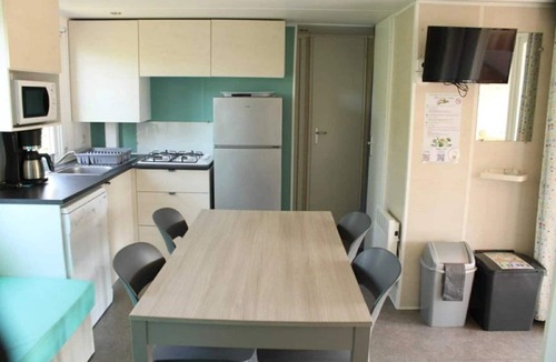 Challans House | ZEcamping 4 étoiles familial parc aquatique locatif TV BBQ 44m2 8 pers