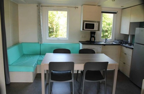 Challans House | ZEcamping 4 étoiles familial parc aquatique locatif TV BBQ 44m2 8 pers