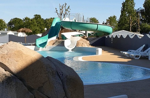 Angles House | ZEcamping 4 étoiles familial piscine couverte pet friendly tente BBQ