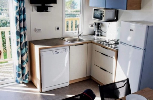 Plomodiern House | ZEcamping 4 étoiles tente TV LV 27m2