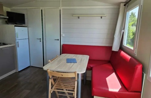 Plomodiern House | ZEcamping 4 étoiles 200m plage piscine couverte tente TV 26m2