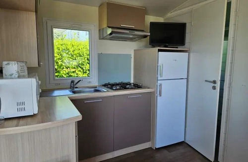 Plomodiern House | ZEcamping 4 étoiles 200m plage piscine couverte tente TV 26m2
