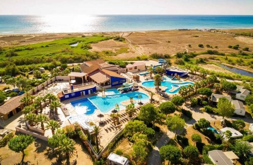Torreilles House | ZEcamping 4 étoiles piscine 500m plage animations locatif clim 28m2