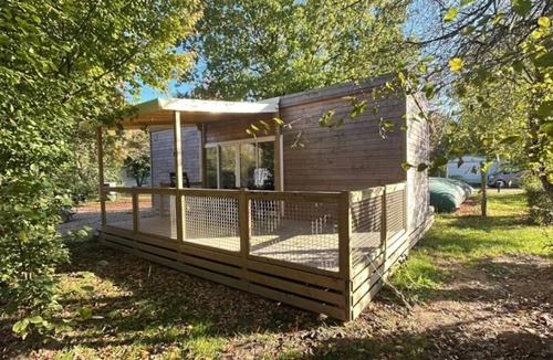 Apremont House | ZEcamping 4 étoiles piscine couverte mobil-home TV LV BBQ 33m2