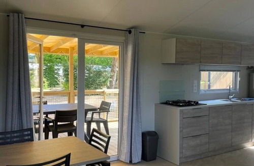 Apremont House | ZEcamping 4 étoiles piscine couverte chiens acceptés mobil-home TV BBQ
