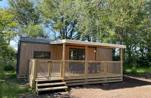 Apremont House | ZEcamping 4 étoiles piscine couverte chiens acceptés mobil-home TV BBQ