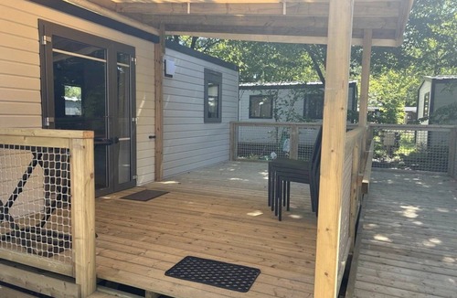 Apremont House | ZEcamping 4 étoiles piscine couverte jacuzzi sauna mobil-home TV BBQ