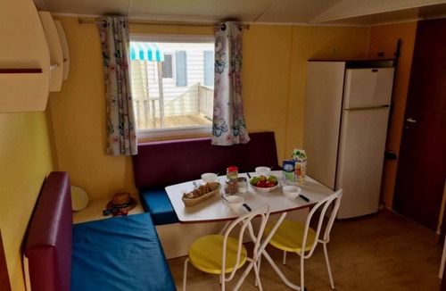 Angles House | ZEcamping 4 étoiles piscine couverte mobil-home BBQ 29m2
