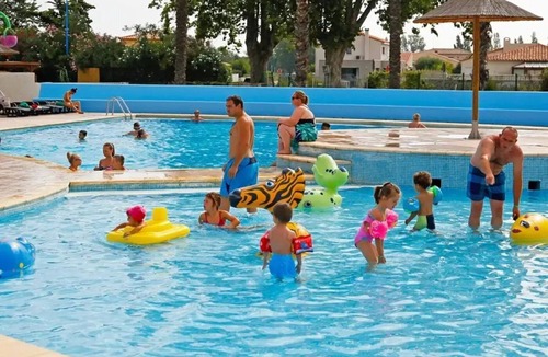 Secondigny House | ZEcamping 4* animé piscine chauffée mobil-home TV LV BBQ 37m2 8 pers