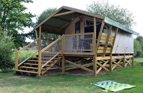 Caro House | ZEcamping 4* animé piscine couverte locatif 30m2