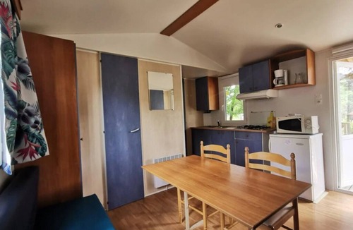 Ucel House | ZEcamping 4* animaux acceptés avec piscine chauffée toboggan et tennis