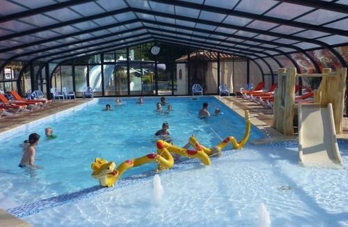 Challans House | ZEcamping 4* espace aquatique animations locatif TV LV clim 32m2