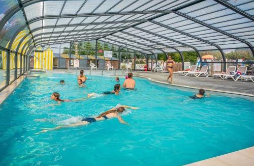 Ambon Other | ZEcamping 4 familial espace aquatique pet friendly