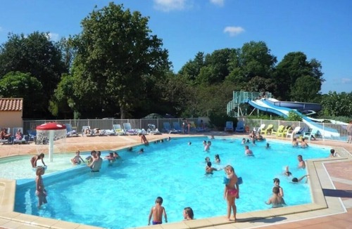 Challans House | ZEcamping 4* familial pet friendly restaurant et espace aquatique
