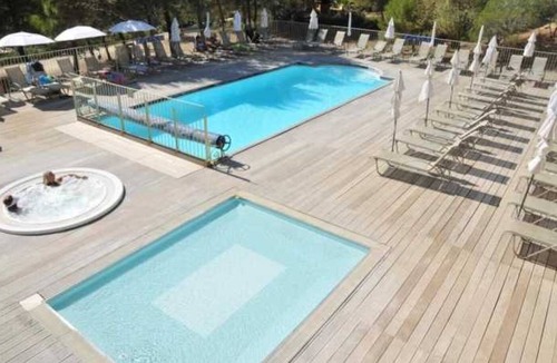 Castelnau-de-Guers House | ZEcamping 4 étoiles piscine chiens acceptés mobil-home TV 30m2 4 pers