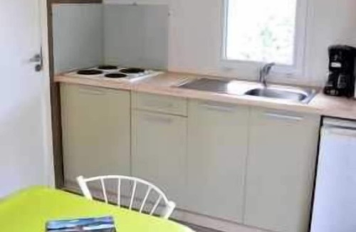 Castelnau-de-Guers House | ZEcamping 4 étoiles piscine chiens acceptés mobil-home TV 20m2 2 pers