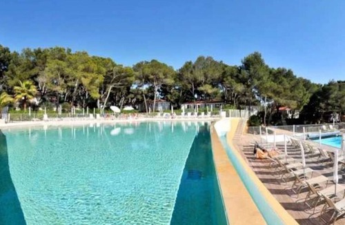 Castelnau-de-Guers House | ZEcamping 4* piscine animaux acceptés mobil-home TV clim 30m2 4 pers