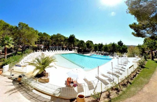 Castelnau-de-Guers House | ZEcamping 4* piscine chauffée mobil-home TV LV BBQ 40m2