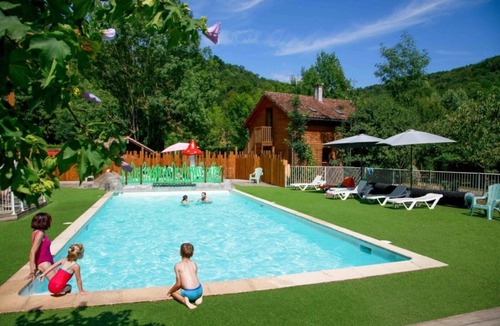 Montels House | ZEcamping 4* piscine animations locatif BBQ 30m2 5 pers