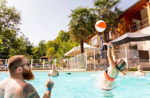 Montels House | ZEcamping 4 étoiles piscine chiens acceptés club enfant mobil-home BBQ