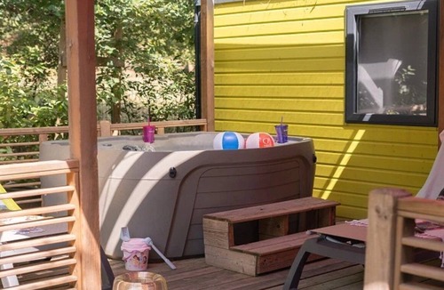 Laroque-des-Alberes House | ZEcamping 4 étoiles familial avec piscine couverte