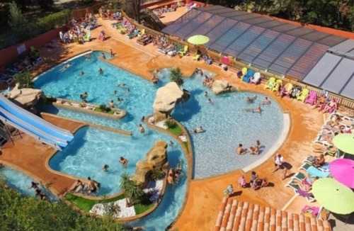 Laroque-des-Alberes House | ZEcamping 4 étoiles familial avec piscine couverte