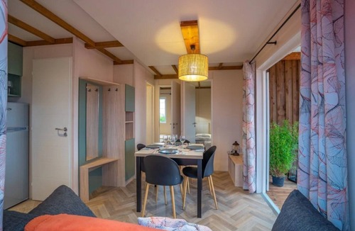 Saint-Jean-de-Monts Ski Chalet | ZEcamping 4 étoiles tente TV LV BBQ 27m2