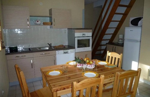 Saint Sozy House | ZEcamping 4* pataugeoire chiens acceptés fitness locatif TV LV BBQ