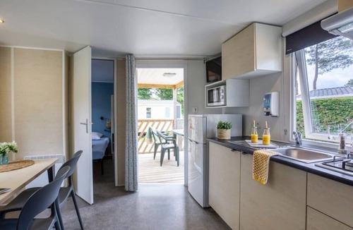 Nesles-la-Vallee House | ZEcamping 4* piscine chauffée animaux acceptés mobil-home BBQ 27m2