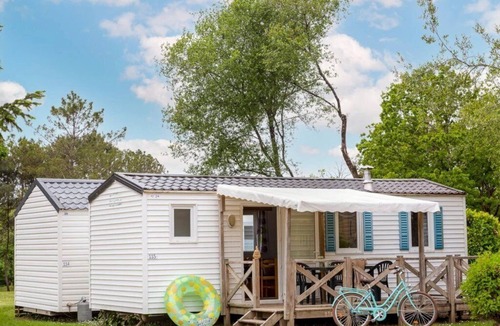 Nesles-la-Vallee House | ZEcamping 4* piscine chauffée animaux acceptés mobil-home BBQ 27m2