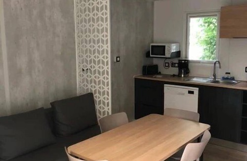 Apremont House | ZEcamping 4* piscine couverte dog friendly mobil-home TV LV BBQ 34m2