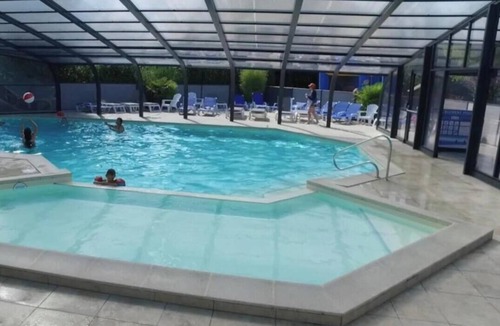 Apremont House | ZEcamping 4* piscine couverte chiens acceptés tente BBQ 17m2 4 pers