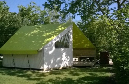 Apremont House | ZEcamping 4* piscine couverte chiens acceptés tente BBQ 17m2 4 pers