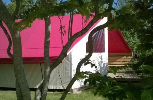 Apremont House | ZEcamping 4* piscine couverte chiens acceptés tente BBQ 21m2 5 pers