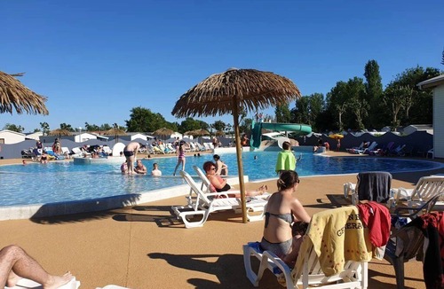 Angles House | ZEcamping 4* piscine couverte mobil-home BBQ 40m2