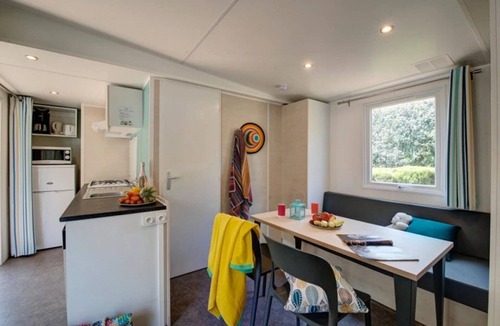 Saumur House | ZEcamping 4* piscine couverte club enfant mobil-home TV LV BBQ 35m2